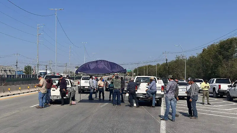 Bloque carretera frontera